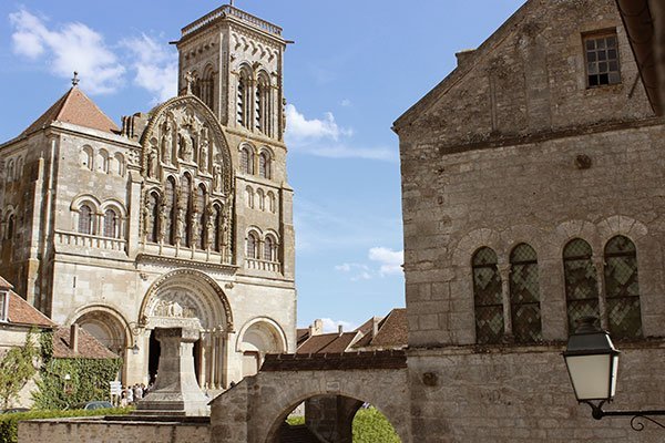 La Bourgogne, décor privilégié du film La Grande vadrouille - Vézelay  (89450)